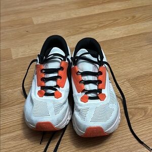 On Cloud Stratus running shoes